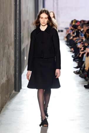 3/44 | Nº21 Fall 2025 | Photo: NOWFASHION.com Nº21 Fall 2025 | Photo: NOWFASHION.com