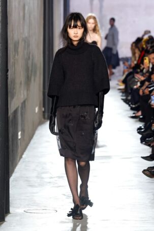 11/44 | Nº21 Fall 2025 | Photo: NOWFASHION.com Nº21 Fall 2025 | Photo: NOWFASHION.com