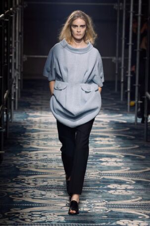 6/53 | Prada Fall 2025 | Photo: NOWFASHION.com Prada Fall 2025 | Photo: NOWFASHION.com