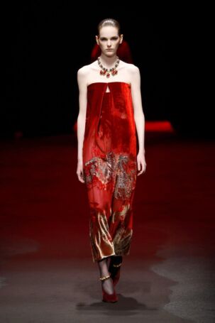 1/55 | Roberto Cavalli Fall 2025 | Photo: NOWFASHION.com Roberto Cavalli Fall 2025 | Photo: NOWFASHION.com