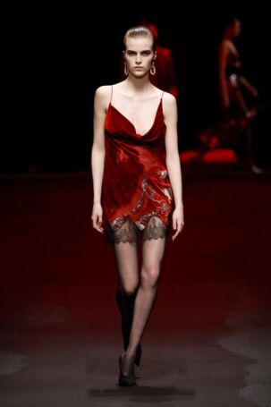 9/55 | Roberto Cavalli Fall 2025 | Photo: NOWFASHION.com Roberto Cavalli Fall 2025 | Photo: NOWFASHION.com