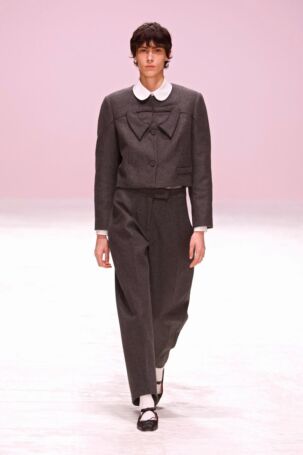 1/33 | Vivetta Fall 2025 | Photo: NOWFASHION.com Vivetta Fall 2025 | Photo: NOWFASHION.com