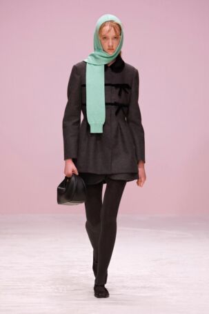6/33 | Vivetta Fall 2025 | Photo: NOWFASHION.com Vivetta Fall 2025 | Photo: NOWFASHION.com
