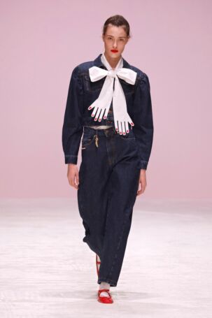 8/33 | Vivetta Fall 2025 | Photo: NOWFASHION.com Vivetta Fall 2025 | Photo: NOWFASHION.com