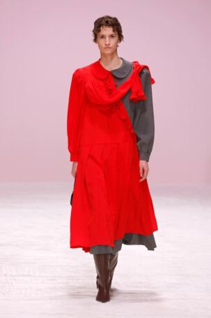 12/33 | Vivetta Fall 2025 | Photo: NOWFASHION.com Vivetta Fall 2025 | Photo: NOWFASHION.com