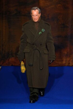 10/62 | Burberry Fall 2025 | Photo: NOWFASHION.com Burberry Fall 2025 | Photo: NOWFASHION.com