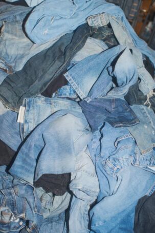 7/98 | Setting at E.L.V. Denim | Fall 2025 | Courtesy of E.L.V. Denim Setting at E.L.V. Denim | Fall 2025 | Courtesy of E.L.V. Denim