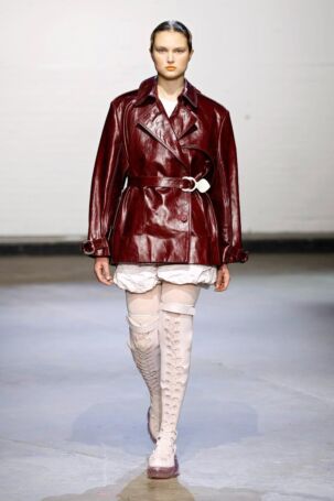 7/25 | Sinéad O'Dwyer Fall 2025 | Photo: NOWFASHION.com Sinéad O'Dwyer Fall 2025 | Photo: NOWFASHION.com