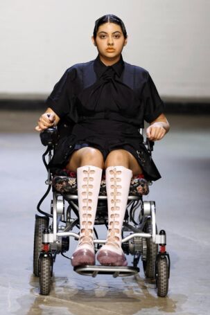 11/25 | Sinéad O'Dwyer Fall 2025 | Photo: NOWFASHION.com Sinéad O'Dwyer Fall 2025 | Photo: NOWFASHION.com