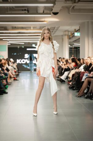 6/11 | Sofia Kovalska Fall 2025 | Photo: Kostya Ivashyn | Courtesy of UA in UK Sofia Kovalska Fall 2025 | Photo: Kostya Ivashyn | Courtesy of UA in UK