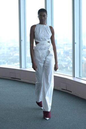 3/31 | SRVC Fall 2025 | Photo: NOWFASHION.com SRVC Fall 2025 | Photo: NOWFASHION.com