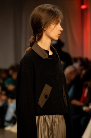 2/30 | Details at Tifaret Fall 2025 | Photo: Elizabeth Lenthal | Courtesy of Tifaret Details at Tifaret Fall 2025 | Photo: Elizabeth Lenthal | Courtesy of Tifaret