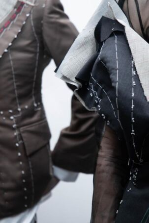 9/31 | Details at Yuhan Ao Fall 2025 | Photo: Morgan Layla Williams | Courtesy of Yuhan Ao Details at Yuhan Ao Fall 2025 | Photo: Morgan Layla Williams | Courtesy of Yuhan Ao