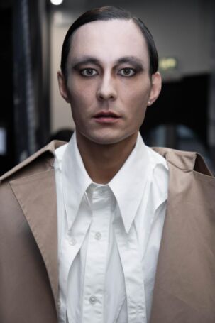 10/31 | Details at Yuhan Ao Fall 2025 | Photo: Morgan Layla Williams | Courtesy of Yuhan Ao Details at Yuhan Ao Fall 2025 | Photo: Morgan Layla Williams | Courtesy of Yuhan Ao