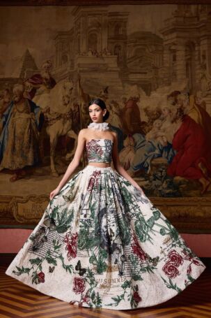 1/33 | Alice + Olivia Fall 2025 | Photo: Sam Spence | Courtesy of Alice + Olivia Alice + Olivia Fall 2025 | Photo: Sam Spence | Courtesy of Alice + Olivia