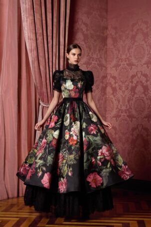 8/33 | Alice + Olivia Fall 2025 | Photo: Sam Spence | Courtesy of Alice + Olivia Alice + Olivia Fall 2025 | Photo: Sam Spence | Courtesy of Alice + Olivia