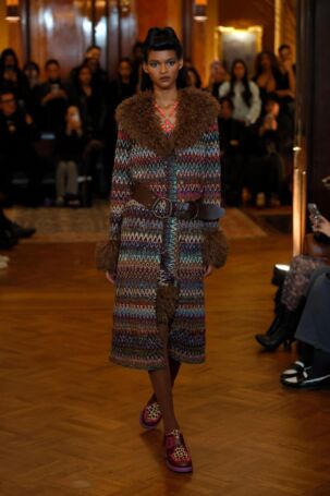 6/29 | Anna Sui Fall 2025 | Photo: NOWFASHION.com Anna Sui Fall 2025 | Photo: NOWFASHION.com