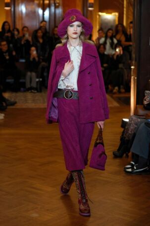 7/29 | Anna Sui Fall 2025 | Photo: NOWFASHION.com Anna Sui Fall 2025 | Photo: NOWFASHION.com