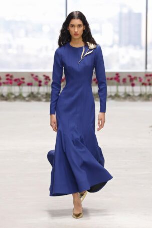 2/68 | Carolina Herrera Fall 2025 | Photo: NOWFASHION.com Carolina Herrera Fall 2025 | Photo: NOWFASHION.com