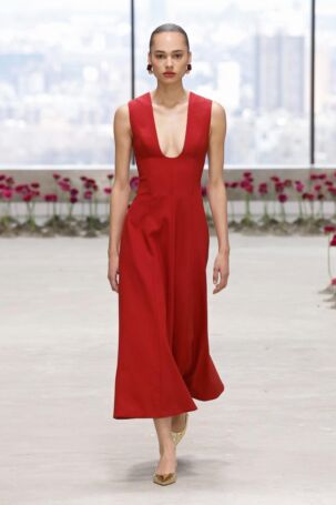 5/68 | Carolina Herrera Fall 2025 | Photo: NOWFASHION.com Carolina Herrera Fall 2025 | Photo: NOWFASHION.com