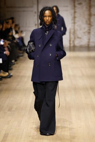 3/46 | Coach Fall 2025 | Photo: NOWFASHION.com Coach Fall 2025 | Photo: NOWFASHION.com