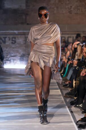 4/37 | Collina Strada Fall 2025 | Photo: Alessandro Viero/Gorunway | Courtesy of Collina Strada Collina Strada Fall 2025 | Photo: Alessandro Viero/Gorunway | Courtesy of Collina Strada