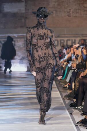 6/37 | Collina Strada Fall 2025 | Photo: Alessandro Viero/Gorunway | Courtesy of Collina Strada Collina Strada Fall 2025 | Photo: Alessandro Viero/Gorunway | Courtesy of Collina Strada