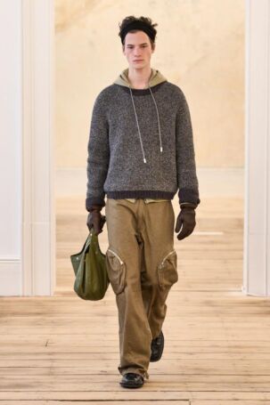 1/28 | Eckhaus Latta Fall 2025 | Photo: GoRunway | Courtesy of Eckhaus Latta Eckhaus Latta Fall 2025 | Photo: GoRunway | Courtesy of Eckhaus Latta