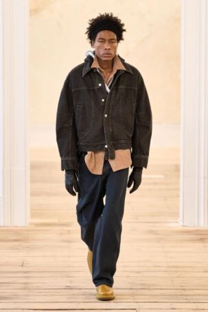 7/28 | Eckhaus Latta Fall 2025 | Photo: GoRunway | Courtesy of Eckhaus Latta Eckhaus Latta Fall 2025 | Photo: GoRunway | Courtesy of Eckhaus Latta