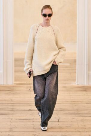 8/28 | Eckhaus Latta Fall 2025 | Photo: GoRunway | Courtesy of Eckhaus Latta Eckhaus Latta Fall 2025 | Photo: GoRunway | Courtesy of Eckhaus Latta