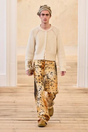 9/28 | Eckhaus Latta Fall 2025 | Photo: GoRunway | Courtesy of Eckhaus Latta Eckhaus Latta Fall 2025 | Photo: GoRunway | Courtesy of Eckhaus Latta