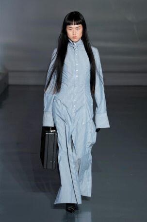 11/32 | Jane Wade Fall 2025 | Photo: NOWFASHION.com Jane Wade Fall 2025 | Photo: NOWFASHION.com