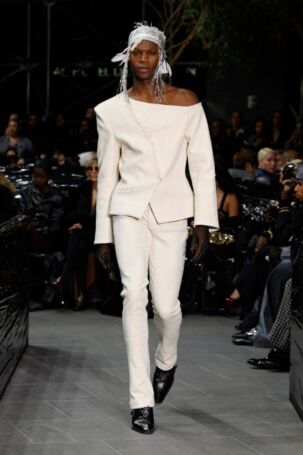 1/38 | Luar Fall 2025 | Photo: NOWFASHION.com Luar Fall 2025 | Photo: NOWFASHION.com