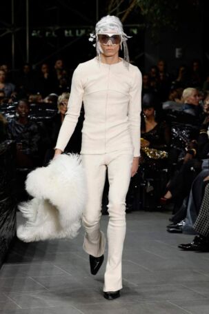 2/38 | Luar Fall 2025 | Photo: NOWFASHION.com Luar Fall 2025 | Photo: NOWFASHION.com