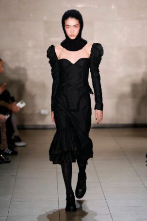 6/26 | Meruert Tolegen Fall 2025 | Photo: NOWFASHION.com Meruert Tolegen Fall 2025 | Photo: NOWFASHION.com
