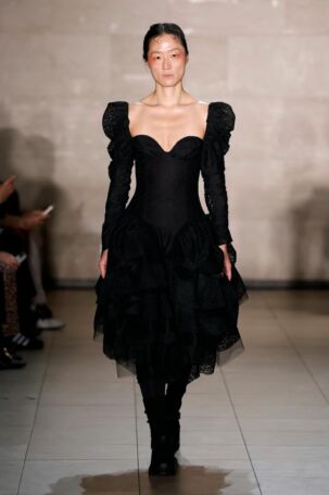 8/26 | Meruert Tolegen Fall 2025 | Photo: NOWFASHION.com Meruert Tolegen Fall 2025 | Photo: NOWFASHION.com