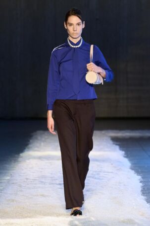 10/37 | Sandy Liang Fall 2025 | Photo: Filippo Fior | Courtesy of Sandy Liang Sandy Liang Fall 2025 | Photo: Filippo Fior | Courtesy of Sandy Liang