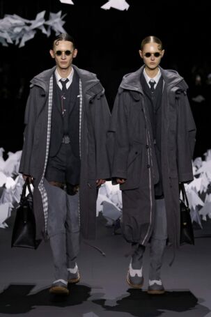 1/65 | Thom Browne Fall 2025 | Photo: NOWFASHION.com Thom Browne Fall 2025 | Photo: NOWFASHION.com