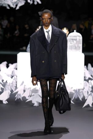 6/65 | Thom Browne Fall 2025 | Photo: NOWFASHION.com Thom Browne Fall 2025 | Photo: NOWFASHION.com