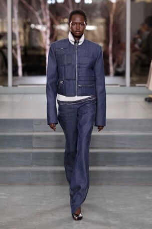 9/43 | Tory Burch Fall 2025 | Photo: NOWFASHION.com Tory Burch Fall 2025 | Photo: NOWFASHION.com