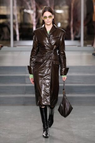 12/43 | Tory Burch Fall 2025 | Photo: NOWFASHION.com Tory Burch Fall 2025 | Photo: NOWFASHION.com