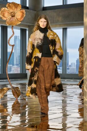 10/59 | Ulla Johnson | Fall 2025 | Courtesy of Ulla Johnson Ulla Johnson | Fall 2025 | Courtesy of Ulla Johnson