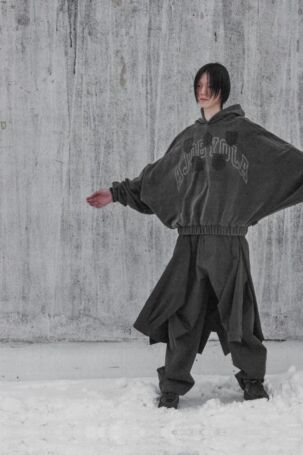 3/35 | AJOBYAJO Lookbook Fall 2025 | Courtesy of AJOBYAJO AJOBYAJO Lookbook Fall 2025 | Courtesy of AJOBYAJO
