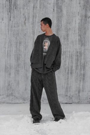 6/35 | AJOBYAJO Lookbook Fall 2025 | Courtesy of AJOBYAJO AJOBYAJO Lookbook Fall 2025 | Courtesy of AJOBYAJO