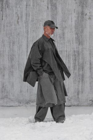 7/35 | AJOBYAJO Lookbook Fall 2025 | Courtesy of AJOBYAJO AJOBYAJO Lookbook Fall 2025 | Courtesy of AJOBYAJO