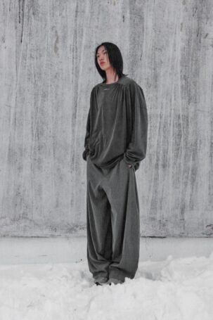 9/35 | AJOBYAJO Lookbook Fall 2025 | Courtesy of AJOBYAJO AJOBYAJO Lookbook Fall 2025 | Courtesy of AJOBYAJO