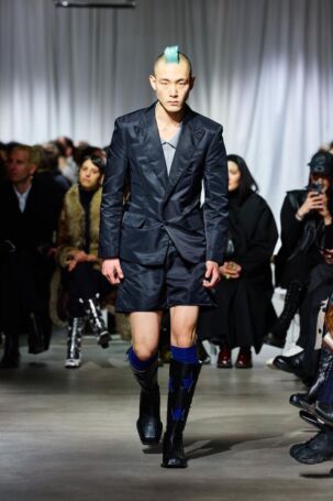 2/20 | Andrej Gronau Fall 2025 | Photo: Finnegan Koichi Godenschweger | Courtesy of Berlin Fashion Week Andrej Gronau Fall 2025 | Photo: Finnegan Koichi Godenschweger | Courtesy of Berlin Fashion Week