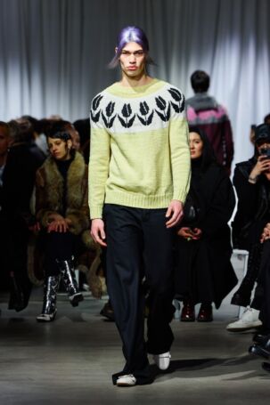 9/20 | Andrej Gronau Fall 2025 | Photo: Finnegan Koichi Godenschweger | Courtesy of Berlin Fashion Week Andrej Gronau Fall 2025 | Photo: Finnegan Koichi Godenschweger | Courtesy of Berlin Fashion Week