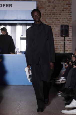 1/13 | Balletshofer Fall 2025 | Photo: Boris Marberg | Courtesy of Berlin Fashion Week Balletshofer Fall 2025 | Photo: Boris Marberg | Courtesy of Berlin Fashion Week