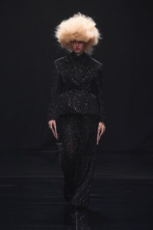 2/27 | Danny Reinke Fall 2025 | Photo: Sebastian Reuter/Getty Images | Courtesy of Berlin Fashion Week Danny Reinke Fall 2025 | Photo: Sebastian Reuter/Getty Images | Courtesy of Berlin Fashion Week